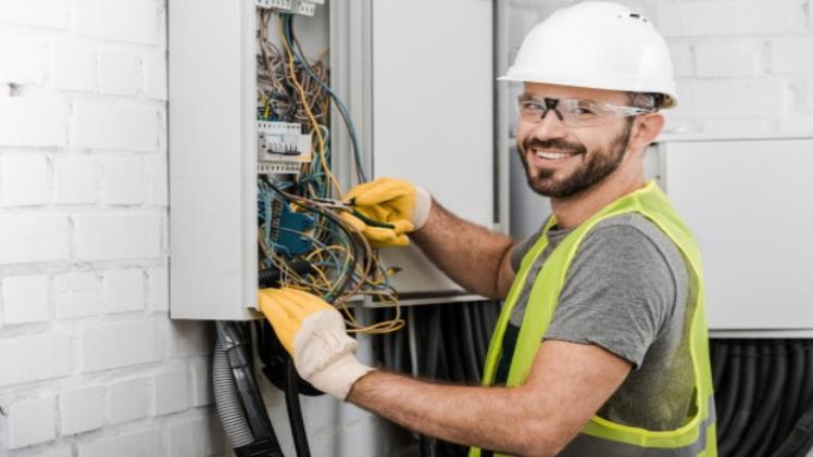 Photo of Benefits of Electrician Services in Knoxville