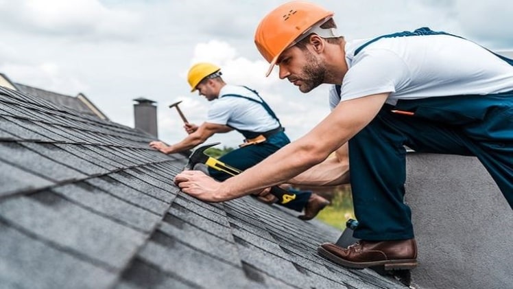 Photo of Importance of getting a professional roofing company to fix your roof.
